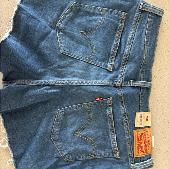 Levi's Blue Jeans Distressed Denim - Picture 4 of 5